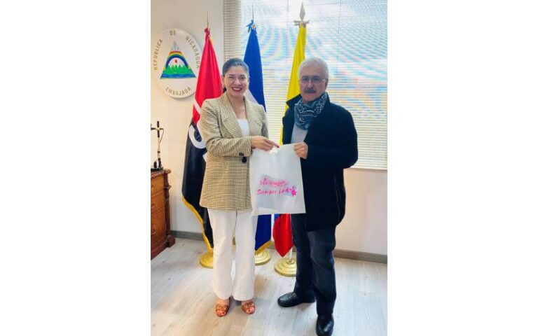 Embajada de Nicaragua recibe visita del Presidente del Partido Comunista Colombiano