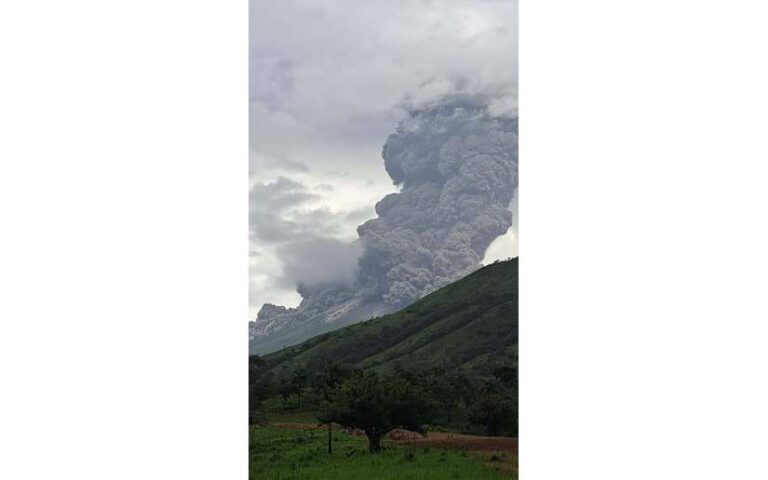 Volcán San Cristóbal registra pequeña explosión de magnitud moderada