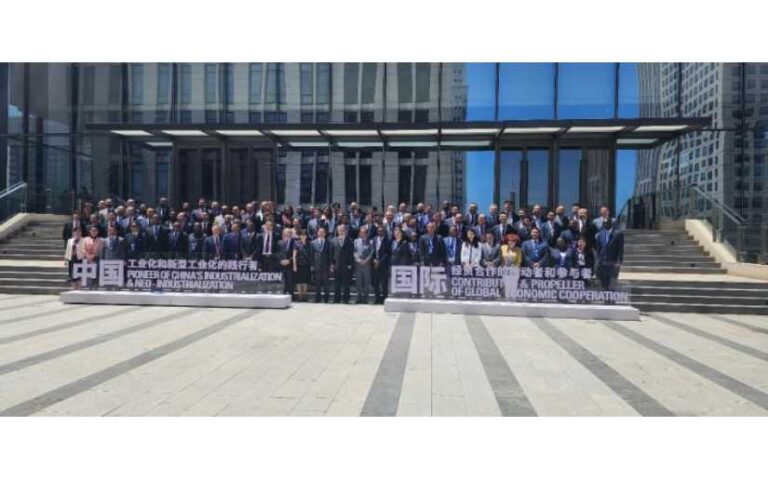 Embajada de Nicaragua en China visitó la sede central del Grupo SINOMACH