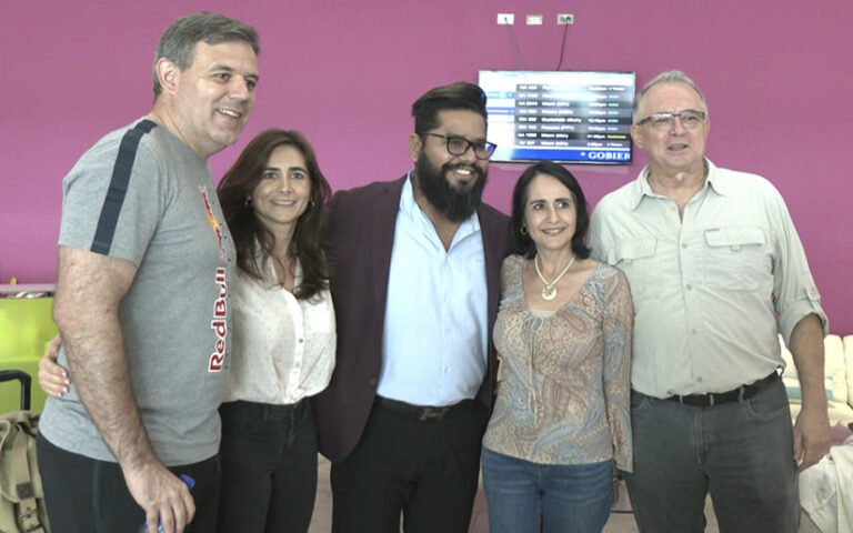 Invitan a las familias a participar de la Gran Cruzada Evangelista Noches de Gloria en la Plaza La Fe