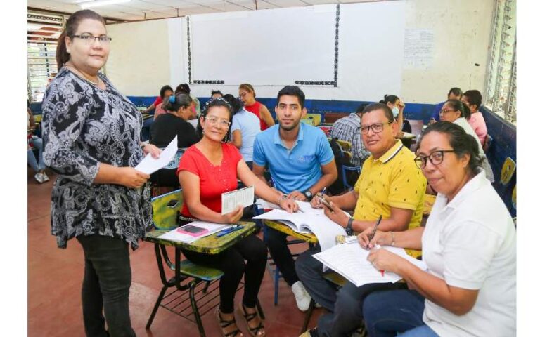 Concluye semana de capacitación y actualización docente