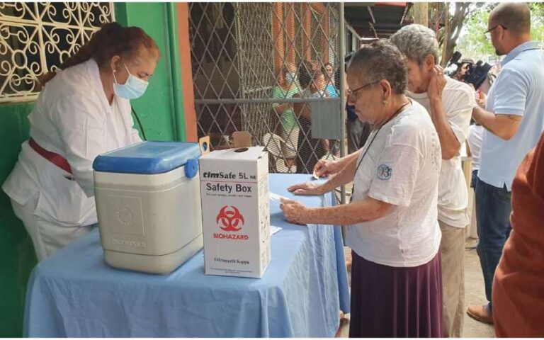 Clínica Móvil llega al barrio El Recreo, distrito III de Managua