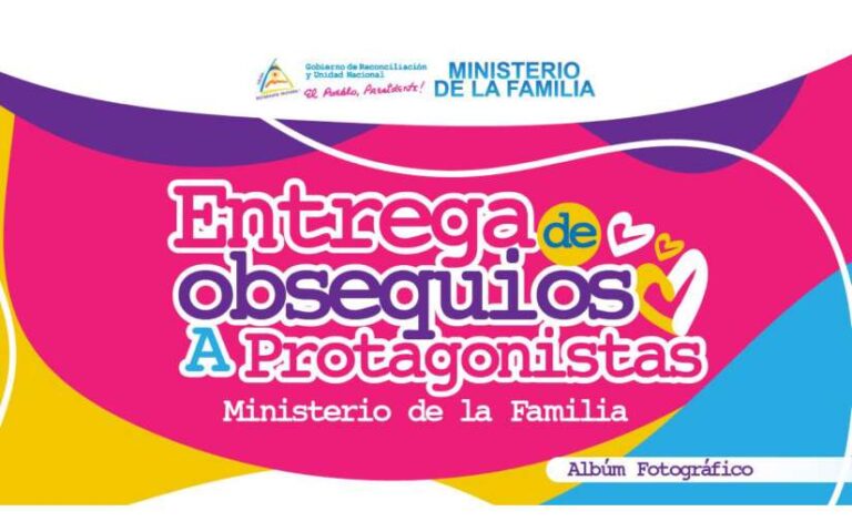(+FOTOS) Entrega de obsequios a protagonistas del Ministerio de la Familia