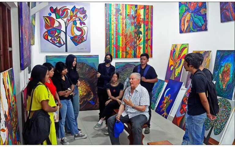 Estudiantes de la Escuela de Artes Plásticas visitan estudio del artista Jorge Jenkins Molieri