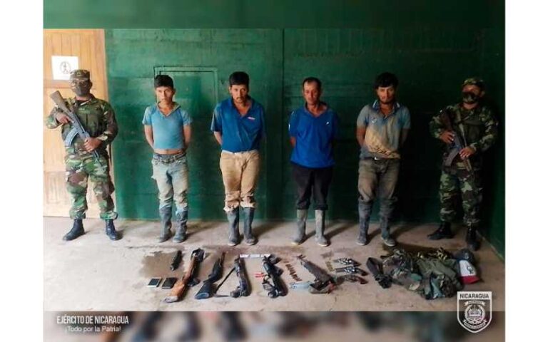 Ejército de Nicaragua retiene a personas por delitos de robo, extorsión y abigeato en Waslala