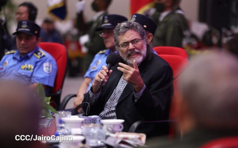 Presidente de Cuba felicita a Abel Prieto por recibir título Doctor Honoris Causa en Nicaragua