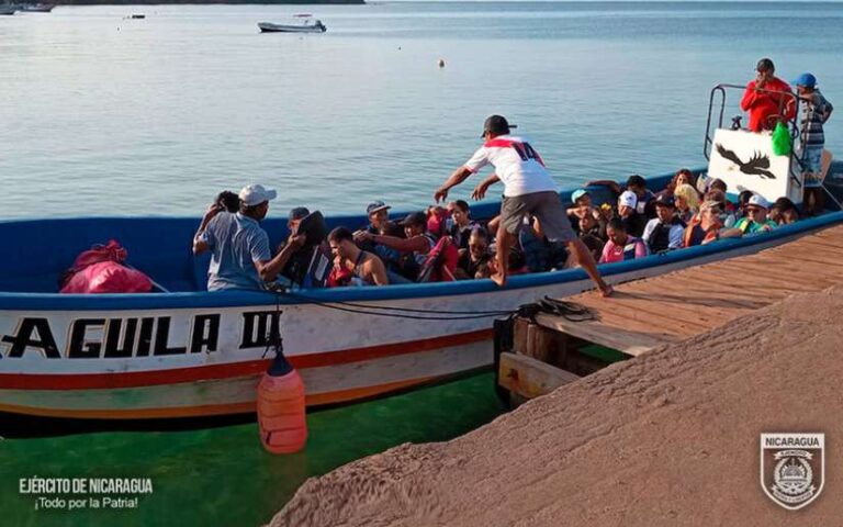 Fuerza Naval brinda protección e inspección a embarcaciones y flota pesquera industrial