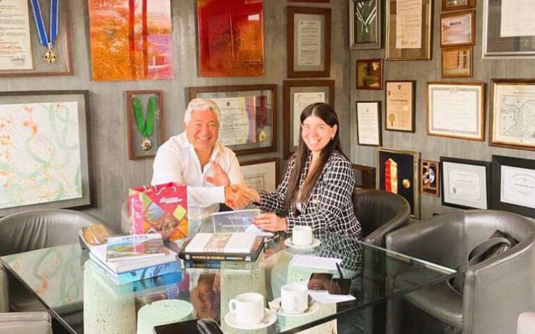 Embajadora de Nicaragua en Colombia realiza visita de cortesía a la empresa AVIATUR