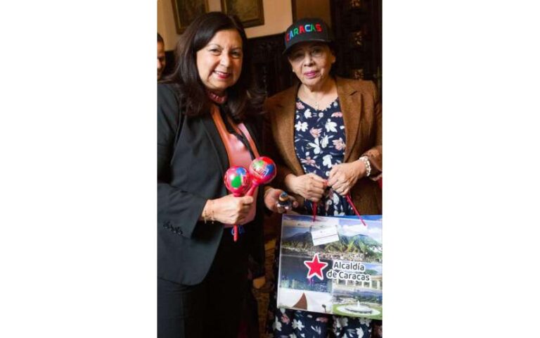 Embajadora de Nicaragua en Venezuela en encuentro de hermandad con Alcaldesa de Caracas