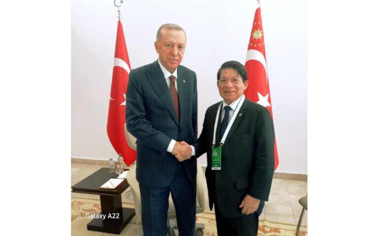 Presidente Erdogan con delegación de Nicaragua en Congreso del Partido Justicia y Desarrollo