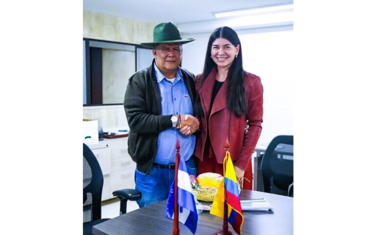 Embajada de Nicaragua en Colombia realizó visita de cortesía al Senador Omar Restrepo