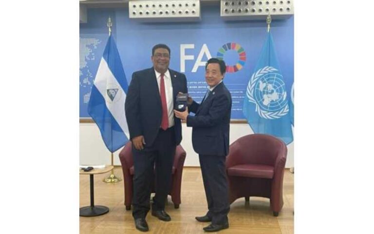 Ministro Valdrack Jaentschke sostuvo encuentro con el Director General de la FAO