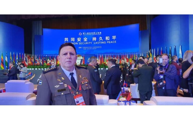 General Julio César Avilés en el Décimo Foro Xiangshan de Beijing 2023