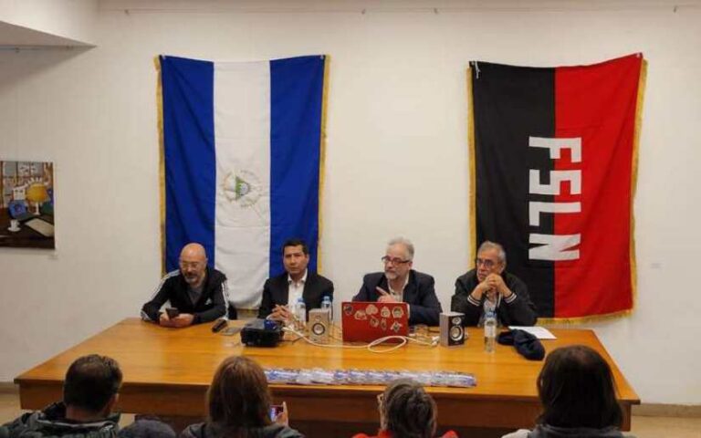 Presentan en Argentina el libro “Nicaragua, Una Revolución Viva”