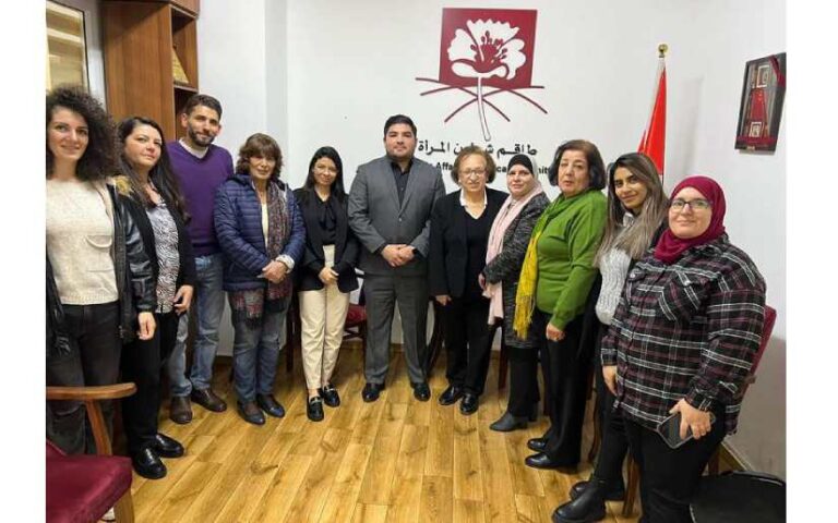 Embajador nicaragüense en encuentro con Presidenta del Comité para Asuntos de la Mujer en Palestina