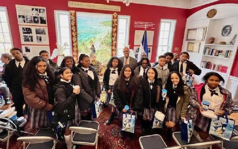 Embajada en Washington celebra la Purísima