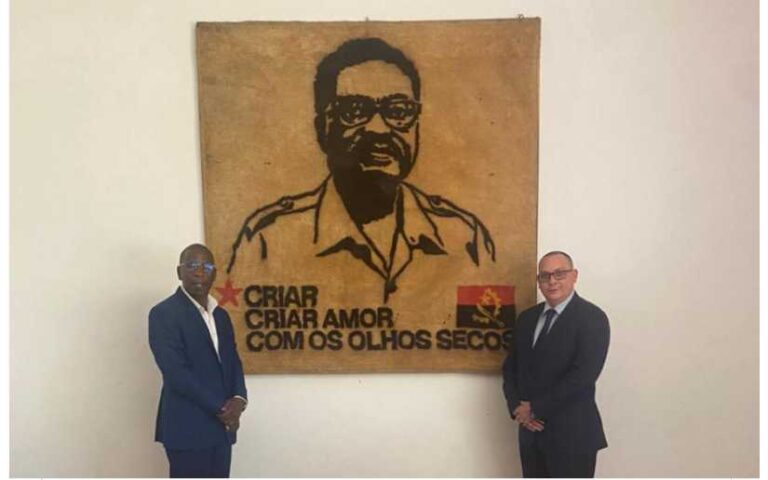 Embajador Roberto Morales realizó visita a la Unión de Escritores Angolanos