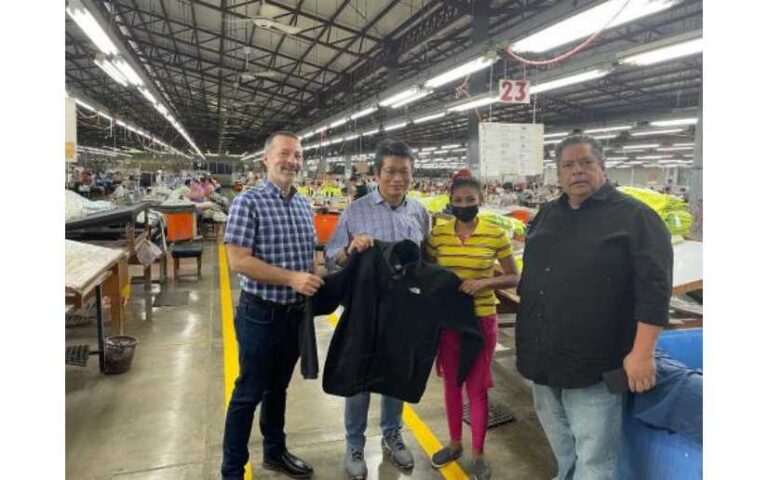 Empresa de chaquetas de marcas crecerá en 400 nuevos empleos