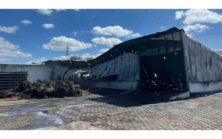 Determinan causa de incendio en bodega Metalúrgica Los Martínez