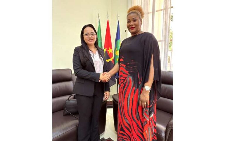 Reunión con la Directora de Protocolo del Ministerio de Relaciones Exteriores de Angola