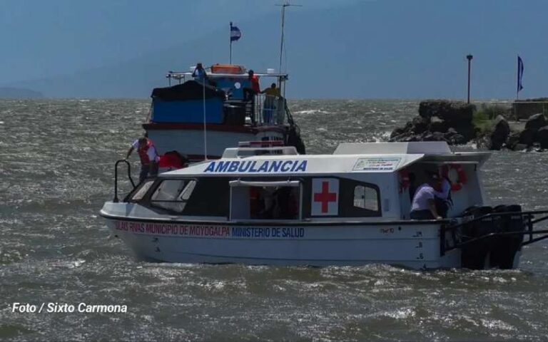 Ambulancias acuáticas navegan por ríos de Nicaragua para atender a pacientes en zonas remotas