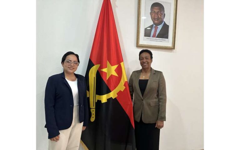 Compañera Darling Ríos se reúne con la Ministra de Juventud y Deportes de Angola