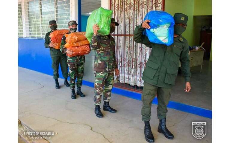 Segundo Comando Militar Regional participó en el cargue de 200 paquetes escolares