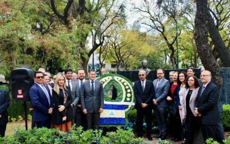 Conmemoran el natalicio y paso a la inmortalidad de Rubén Darío en México