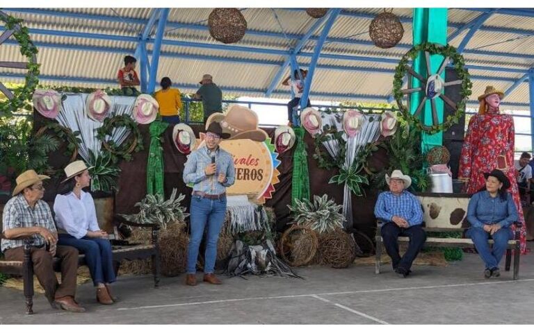 Realizan lanzamiento de Festivales Vaqueros 2024