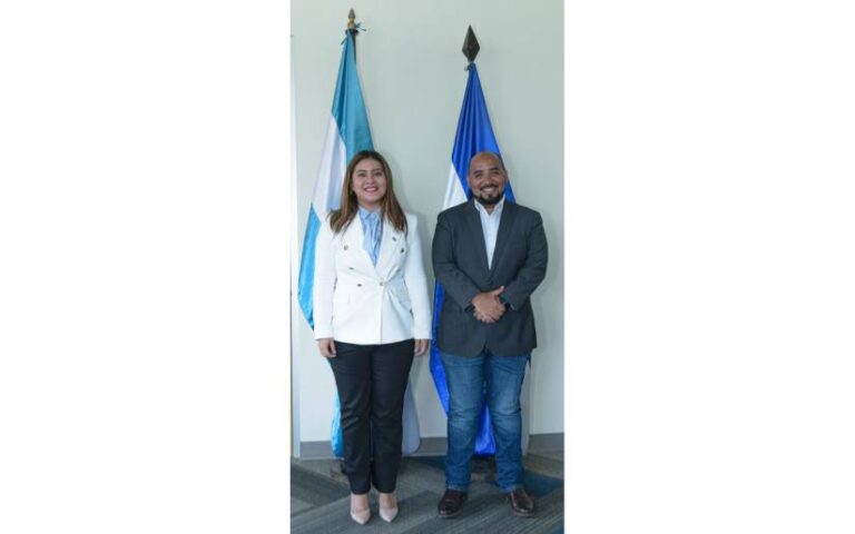 Embajada de Nicaragua en Honduras realiza la visita de cortesía al Ministro de Educación