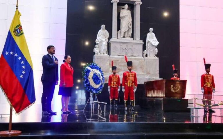 Entrega de Ofrenda Floral al General Sandino en la República Bolivariana de Venezuela