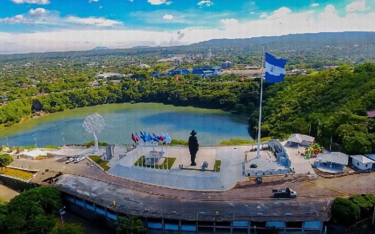 Detalles del Momento: “Sandino El Gran Referente”