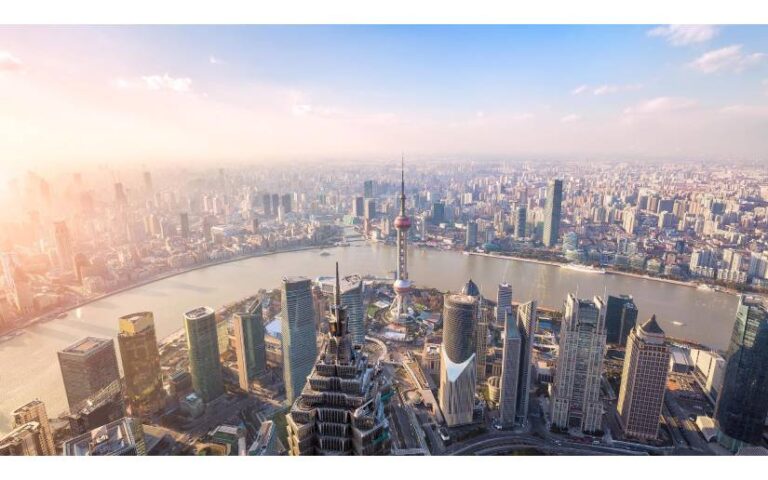 Visión de Dos Sesiones: Fuerte y Creciente Economía China