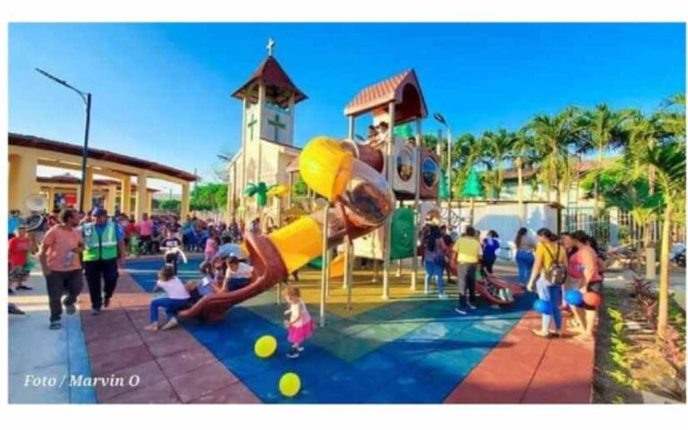 Así luce el hermoso Parque Central “Uriel Rivera” en El Rama para el disfrute de las familias