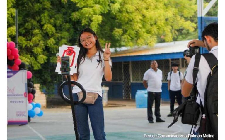 (+ Fotos) Circuito de Fotografías Instantáneas y Vídeos 360 en colegios y universidades del país