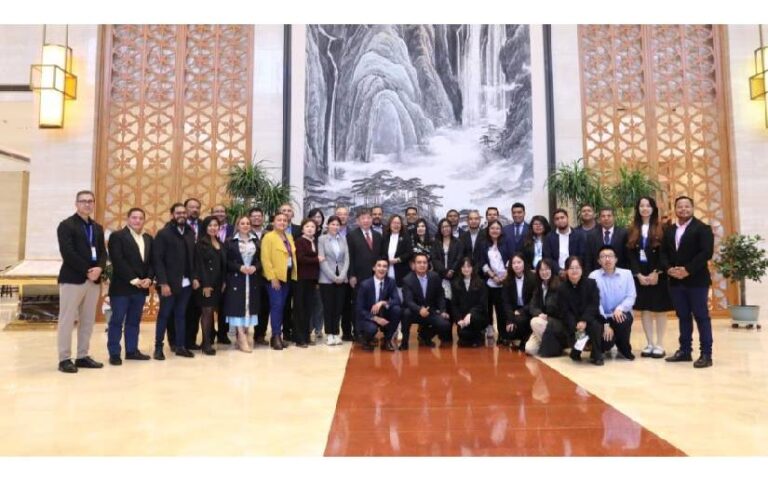 Comunicadores nicaragüenses participan en intercambio cultural en Beijing