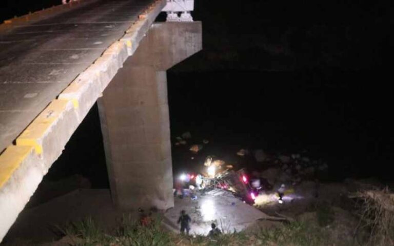 Trágico accidente de tránsito en el Puente Río La Bu, ubicado en la carretera entre Siuna y Mulukukú