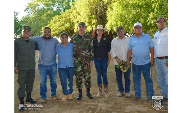 Brigada de Infantería Mecanizada del Ejército de Nicaragua se reúne con productores