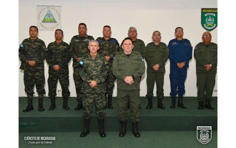 Reunión entre jefes del Ejército de Nicaragua y de las Fuerzas Armadas de Honduras