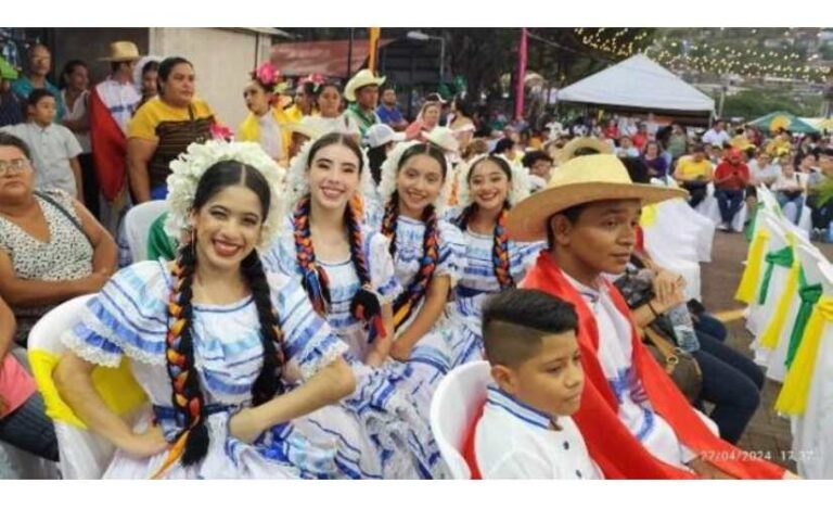 Festival de Trajes Originales de Nuestro Folklore en la Ciudad Creativa de Matagalpa