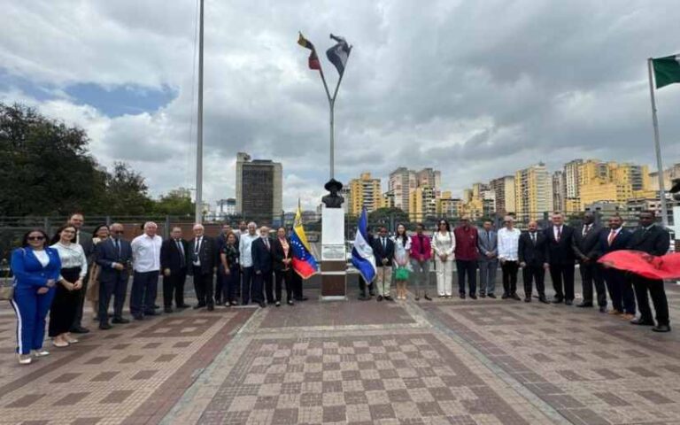 Conmemoramos en Caracas el Día de la Dignidad Nacional