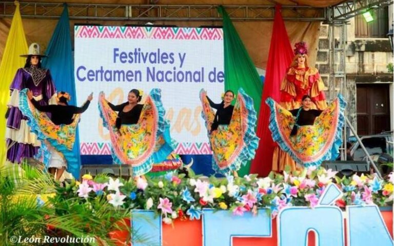 Desarrollan Cuarto Festival Departamental de Cotonas en León