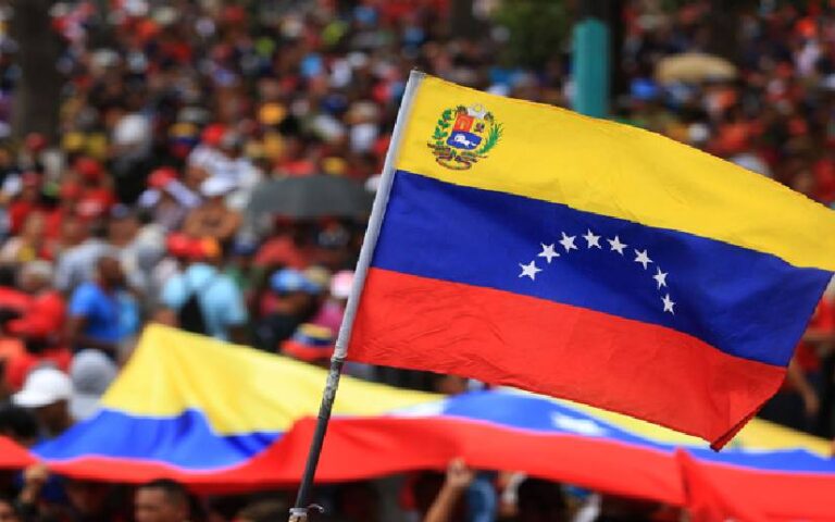 Venezuela, Siempre más Allá !