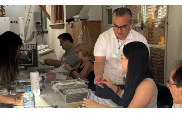 Mexicanos acuden a las urnas para elegir a su nuevo presidente