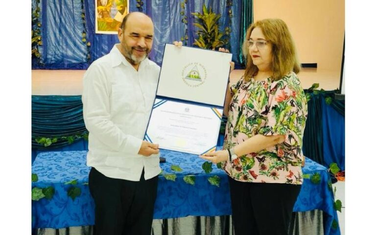 Homenajean al 98 aniversario del natalicio del insigne Maestro Guillermo Rothschuh Tablada