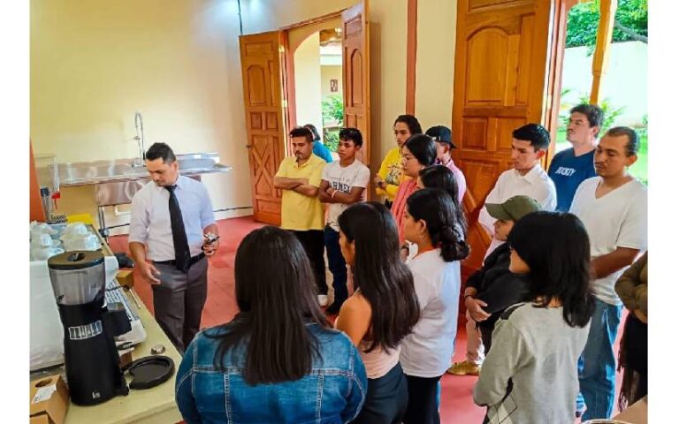 Escuela de Turismo Nasser Silwany desarrolla cursos para fortalecer el aprendizaje del Turismo Familiar y Comunitario
