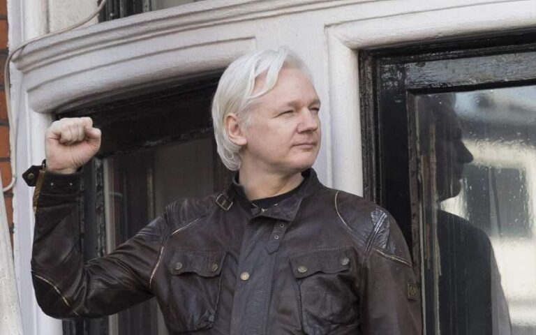 La Verdad Siempre a Luz !