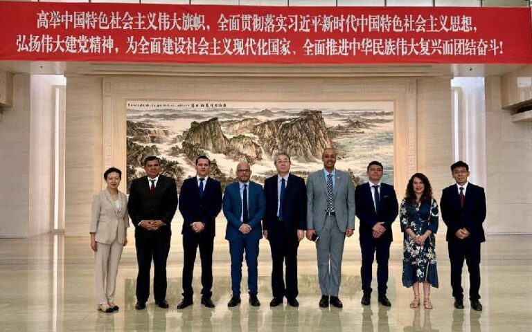 Delegación de los Medios Sandinistas en intercambio con miembros del Partido Comunista de China