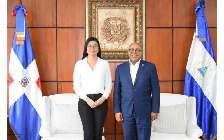 Compañera Jessica Leiva visita al Presidente de la Cámara de Diputados de República Dominicana