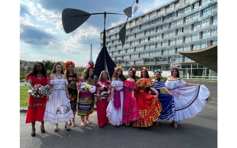 Huipiles nicaragüenses son presentados en el 60 aniversario del G77 y China